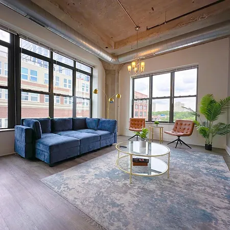 Spacious And Luxurious 3Br Near Mccormick Place And Soldier Field With Optional Parking - Sleeps 10