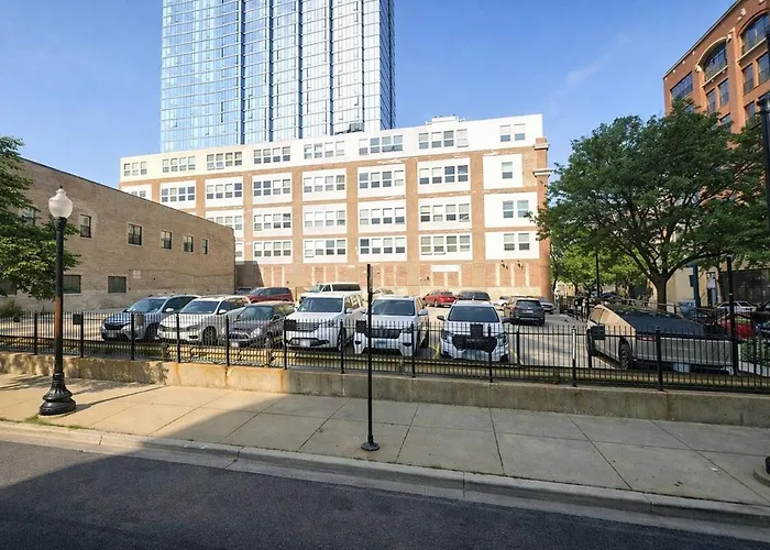 Spacious And Luxurious 3br Near Mccormick Place And Soldier Field With Optional Parking - Sleeps 10 Apartamento Chicago